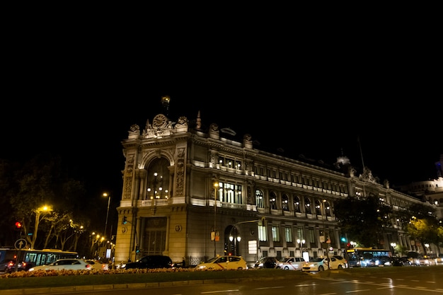 Nachtszene auf Straße in Madrid, Spanien