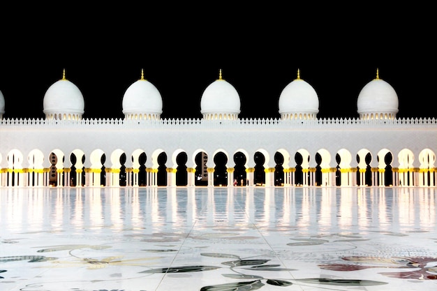 Nachtszene der Shaikh Grand Moschee