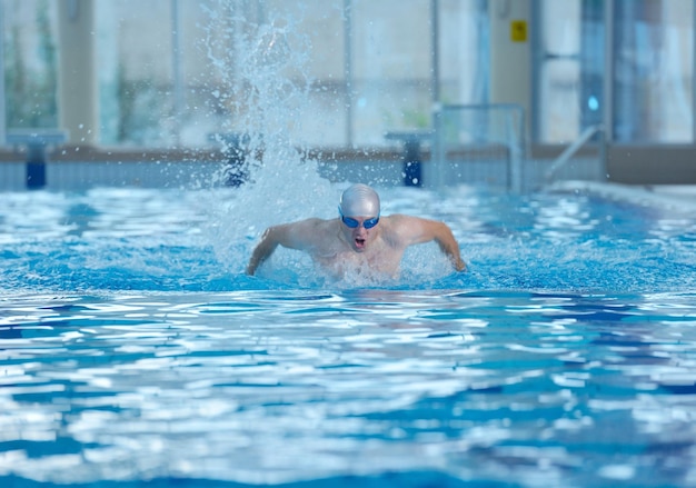 nadador y atleta