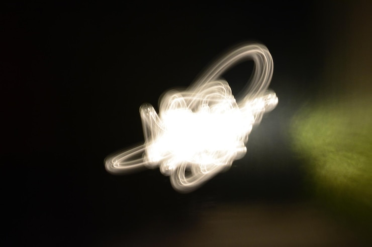 Foto nahaufnahme der angezündeten leuchte