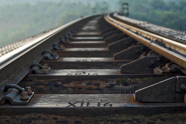 Foto nahaufnahme der eisenbahnstrecke