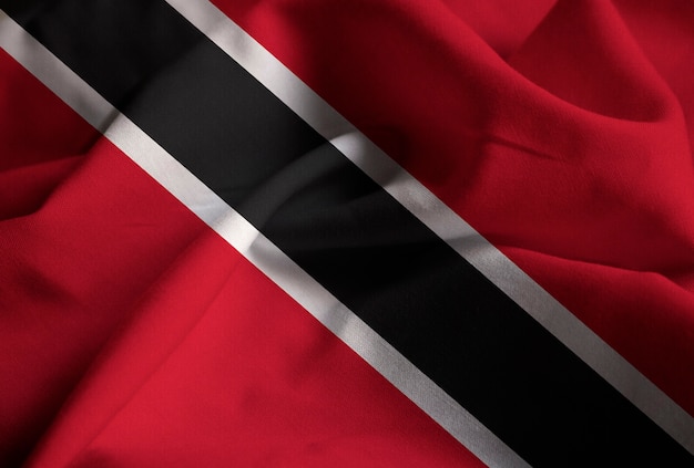 Nahaufnahme der gekräuselten Flagge Trinidad und Tobago, Trinidad und Tobago-Flagge, die im Wind durchbrennt