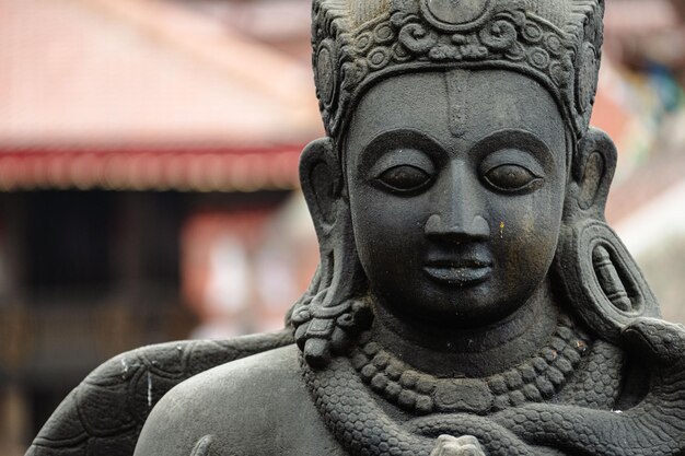 Nahaufnahme der Hindu-Gottheit Garuda-Statue im Durbar-Platz in Kathmandu, Nepal