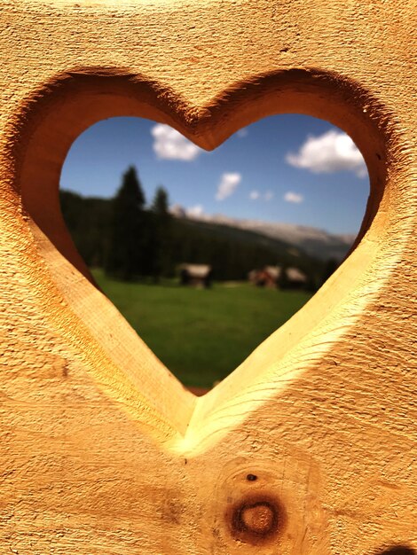 Foto nahaufnahme der landschaft durch das loch