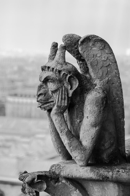 Foto nahaufnahme der statue gegen den himmel