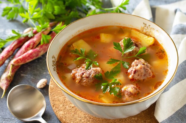 Foto nahaufnahme der suppe in der schüssel