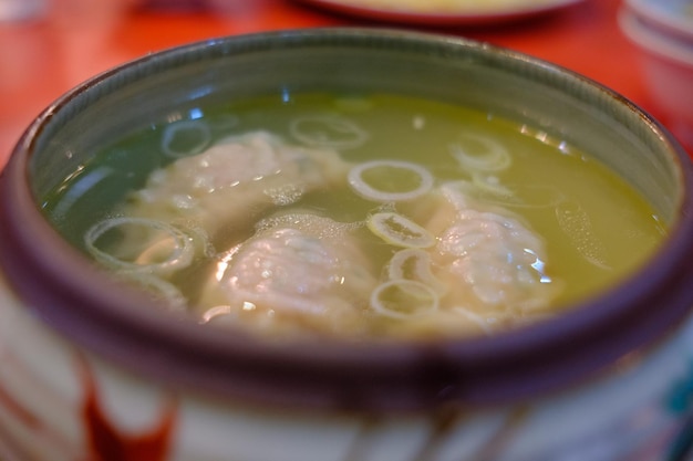 Foto nahaufnahme der suppe in der schüssel