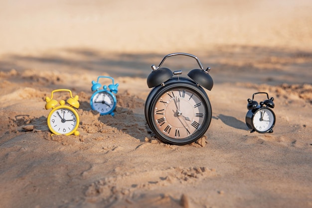 Nahaufnahme der Uhr auf dem Boden