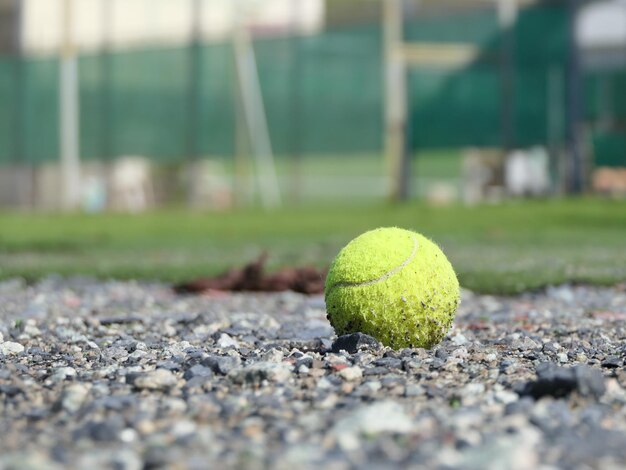 Foto nahaufnahme des balls auf dem feld