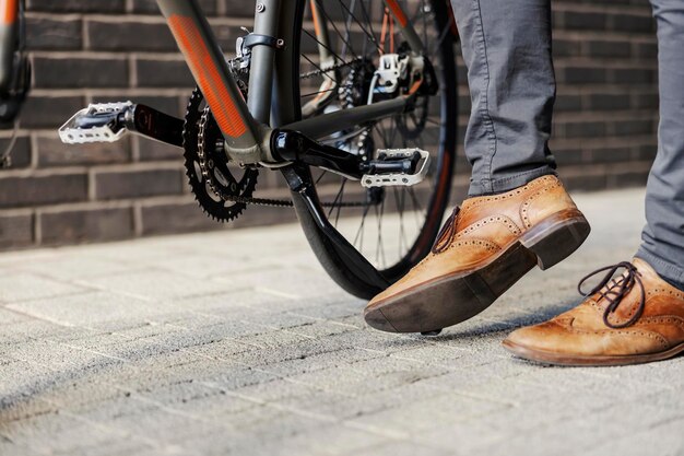 Foto nahaufnahme des beinhebehebels an einem fahrrad