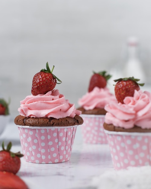 Nahaufnahme des Desserts auf dem Tisch