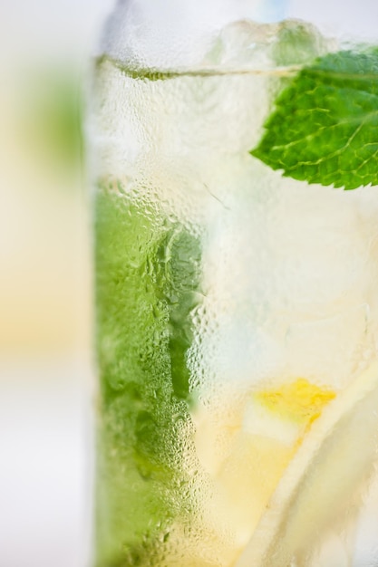 Nahaufnahme des Getränks auf dem Glas