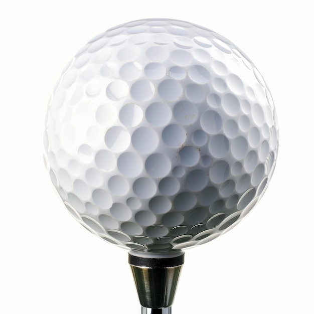 Nahaufnahme des Golfballs auf dem Tee