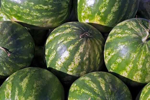 Nahaufnahme des Haufens der Wassermelonen