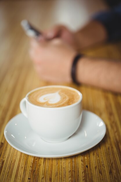 Nahaufnahme des hohen Winkels des Kaffees