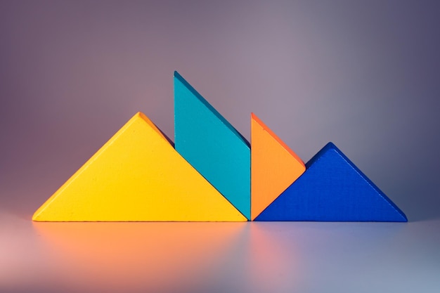 Foto nahaufnahme des tangram-puzzles für bildung und kreatives konzept