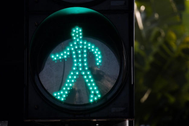 Foto nahaufnahme einer beleuchteten fahrtleuchte