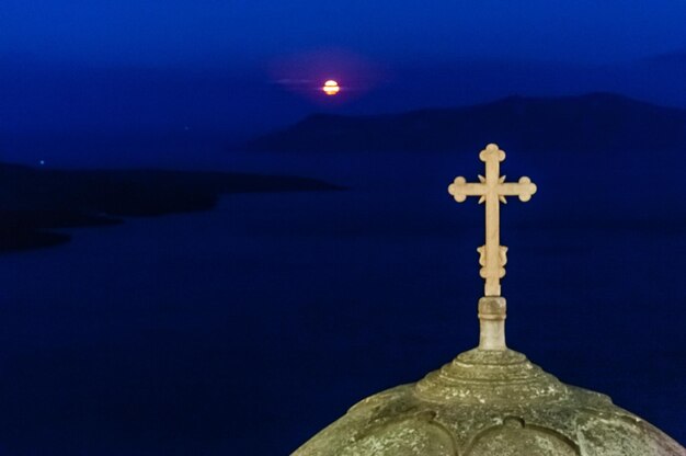 Foto nahaufnahme einer beleuchteten lampe gegen den nachthimmel