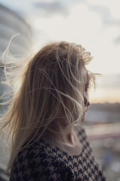 Foto nahaufnahme einer frau mit blonden haaren