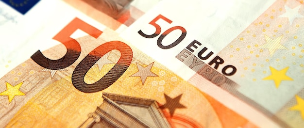 Foto nahaufnahme einer gruppe von fünfzig euro-banknotenhintergrund