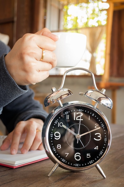 Foto nahaufnahme einer handuhr zu hause