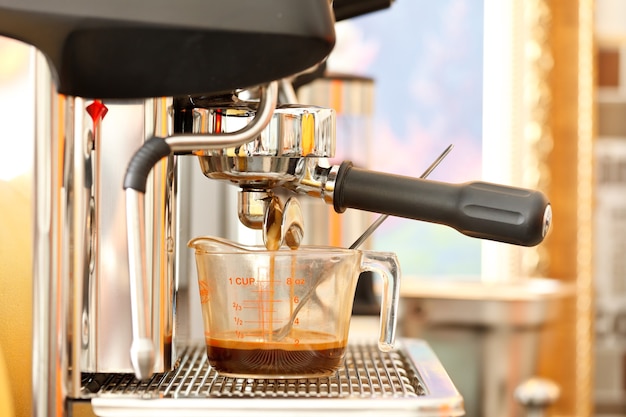 Nahaufnahme einer Kaffeemaschine