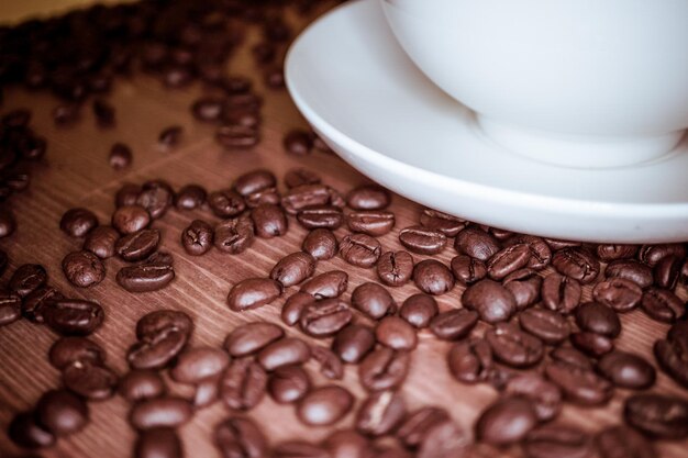 Foto nahaufnahme einer kaffeetasse auf dem tisch