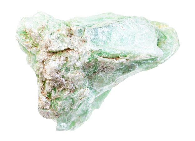 Nahaufnahme einer natürlichen Mineralprobe aus der geologischen Sammlung, raues grünes Talkgestein, isoliert auf weißem Hintergrund