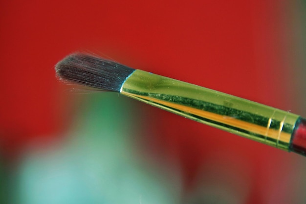 Nahaufnahme eines farbigen Pinsels