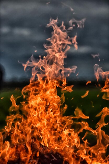 Foto nahaufnahme eines feuers im dunkeln