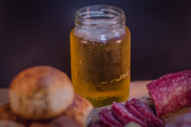 Foto nahaufnahme eines getränks im glas