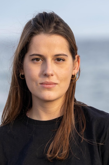 Nahaufnahme eines Mädchens mit braunen Haaren