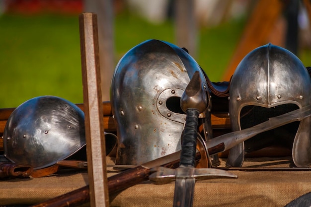 Foto nahaufnahme eines panzerhelms