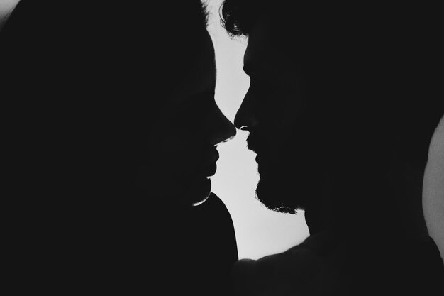 Foto nahaufnahme eines romantischen silhouettenpaares
