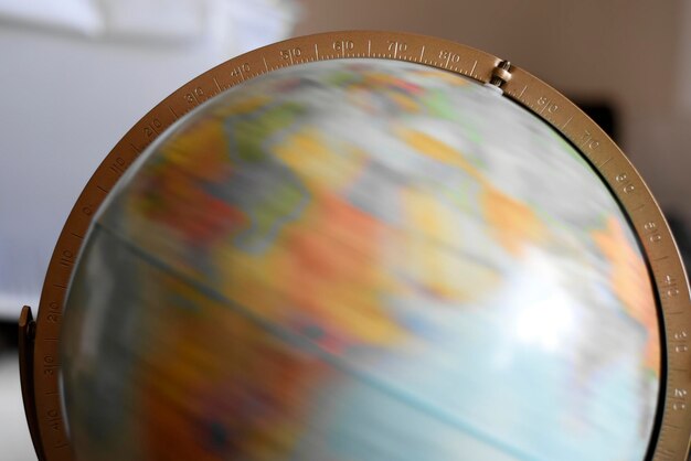 Foto nahaufnahme eines sich drehenden globus
