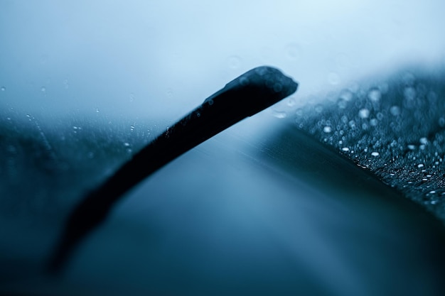 Foto nahaufnahme eines windschutzscheibenwischers im regen