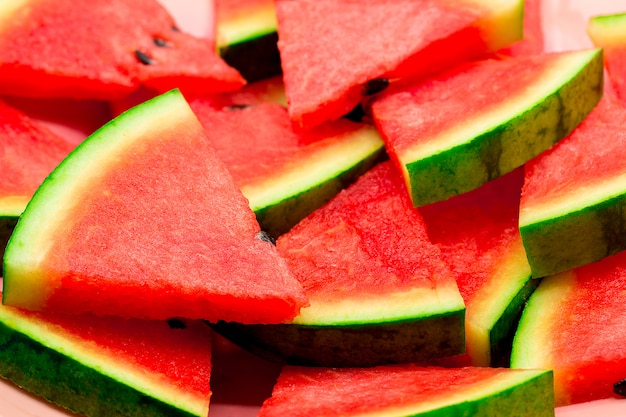 Nahaufnahme einiger Stücke der erfrischenden Wassermelone