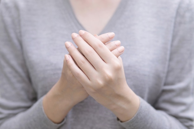 Nahaufnahme Fingernagel von Frauen, Konzept der Gesundheitsversorgung des Fingernagels