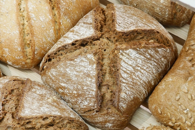 Nahaufnahme verschiedener Brotsorten