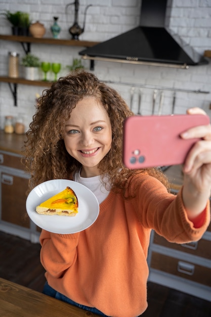 Foto nahaufnahme vom essen von feinschmeckern