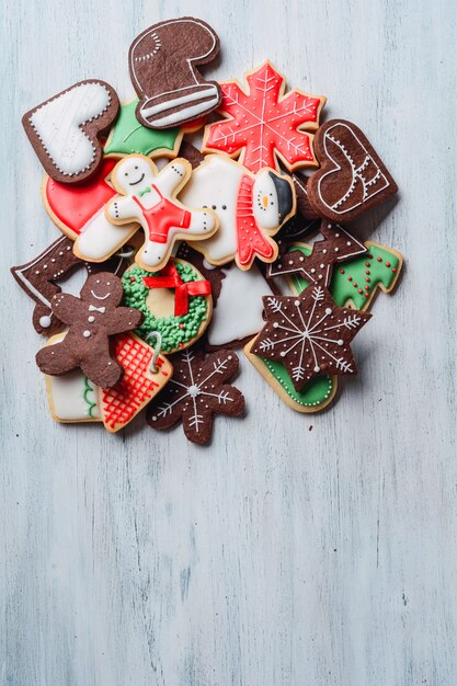 Nahaufnahme von bunten Weihnachtsplätzchen