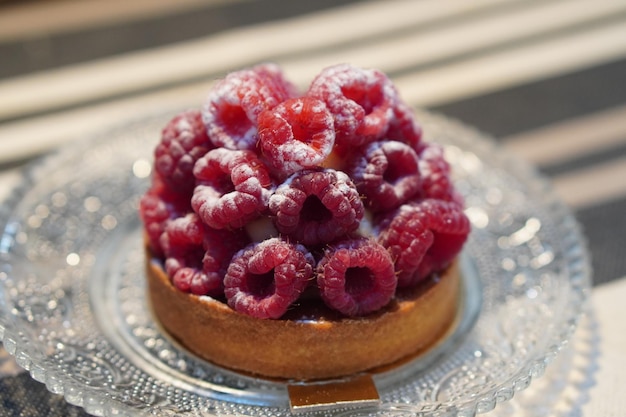 Nahaufnahme von Dessert auf einem Teller