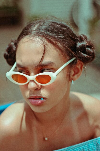 Nahaufnahme von einem Mädchen mit Schwimmbrille