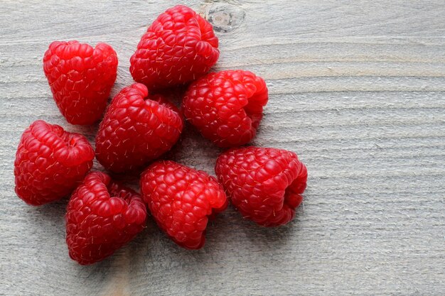 Foto nahaufnahme von erdbeeren auf dem tisch