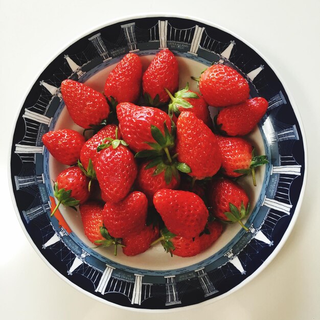 Foto nahaufnahme von erdbeeren in einer schüssel