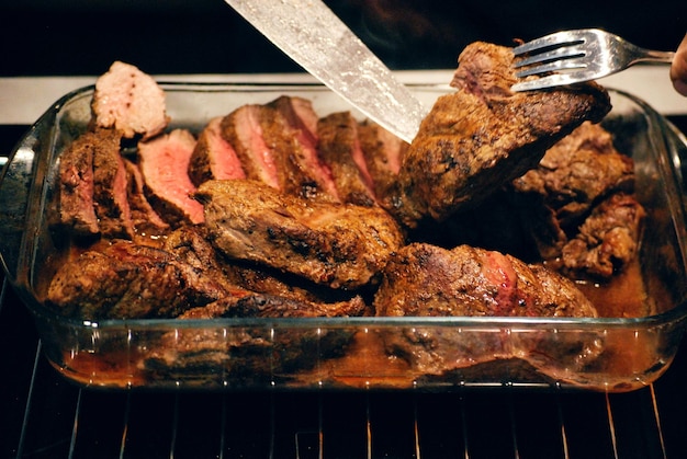 Nahaufnahme von Fleisch auf dem Grill