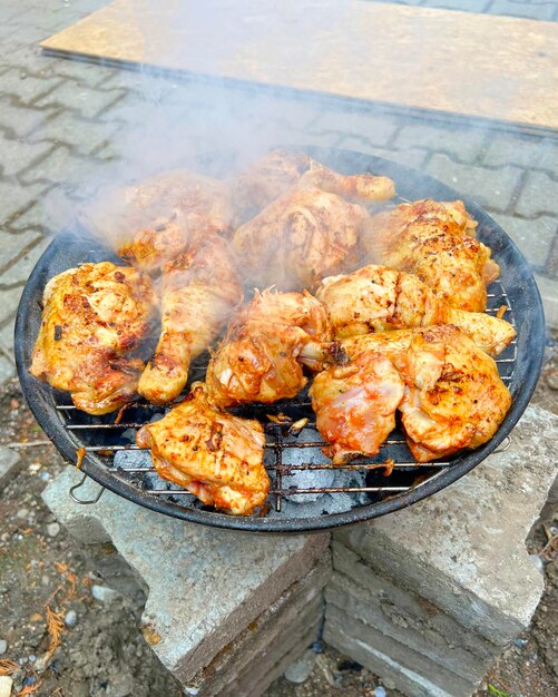 Foto nahaufnahme von fleisch auf dem grill