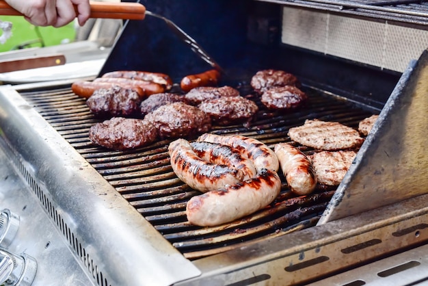 Foto nahaufnahme von fleisch auf dem grill