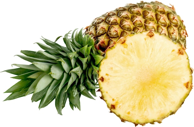 Nahaufnahme von frischer Ananas isoliert auf weißem Hintergrund