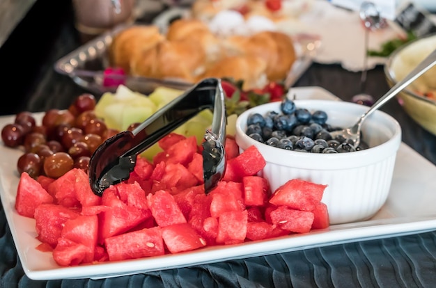 Foto nahaufnahme von früchten auf dem teller